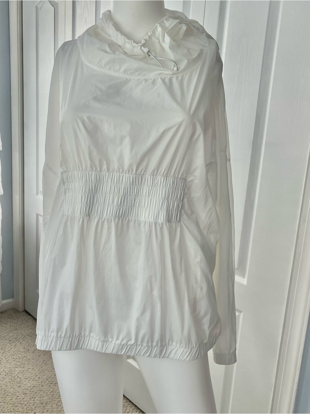 Athleta Sheer Windbreaker pullover Jacket Womens Medium White Hooded